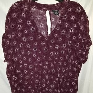 Torrid burgundy star top size 3